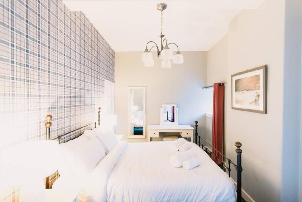 Factors House - A Comfy Cottage In Countryside Park With Wifi And Access To Bar And Pool 퍼스 외부 사진