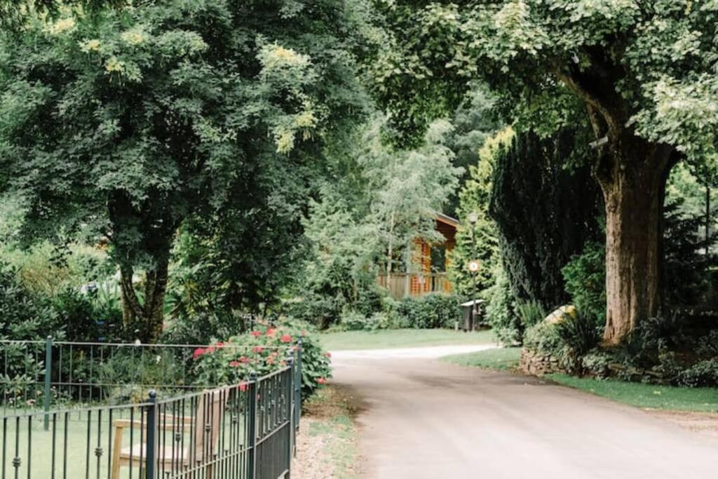 Factors House - A Comfy Cottage In Countryside Park With Wifi And Access To Bar And Pool 퍼스 외부 사진